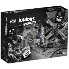 LEGO 10753 - Joker tmadsa a Denevrbarlang ellen